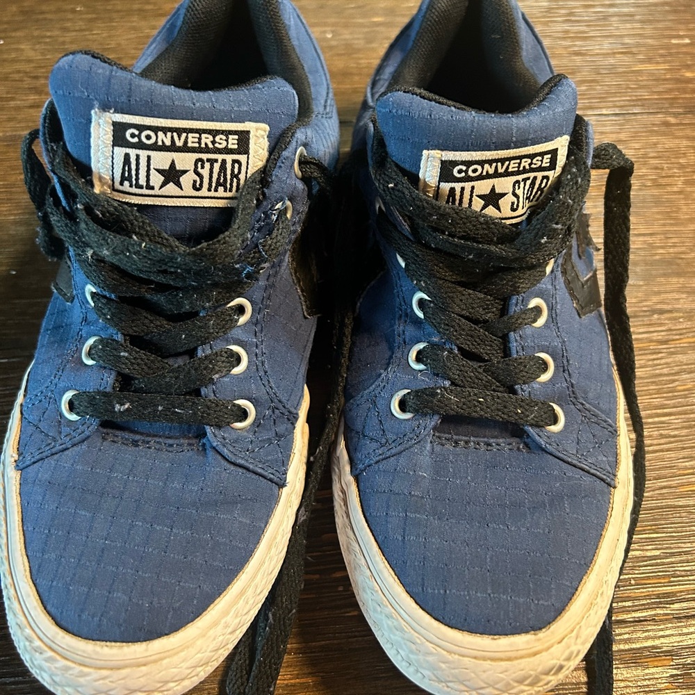 Converse low top blue and black sneakers size 3 youth - Picture 4 of 7